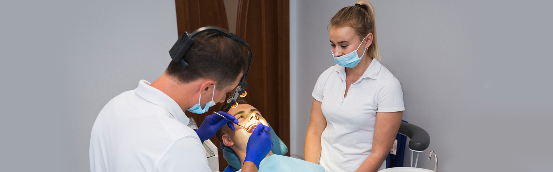 Signs of Bad Breath and Effective Treatment Options to Restore Freshness
